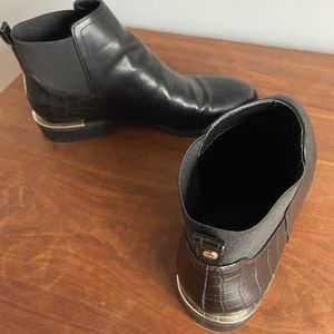 Aldo black leather ankle boots 7.5